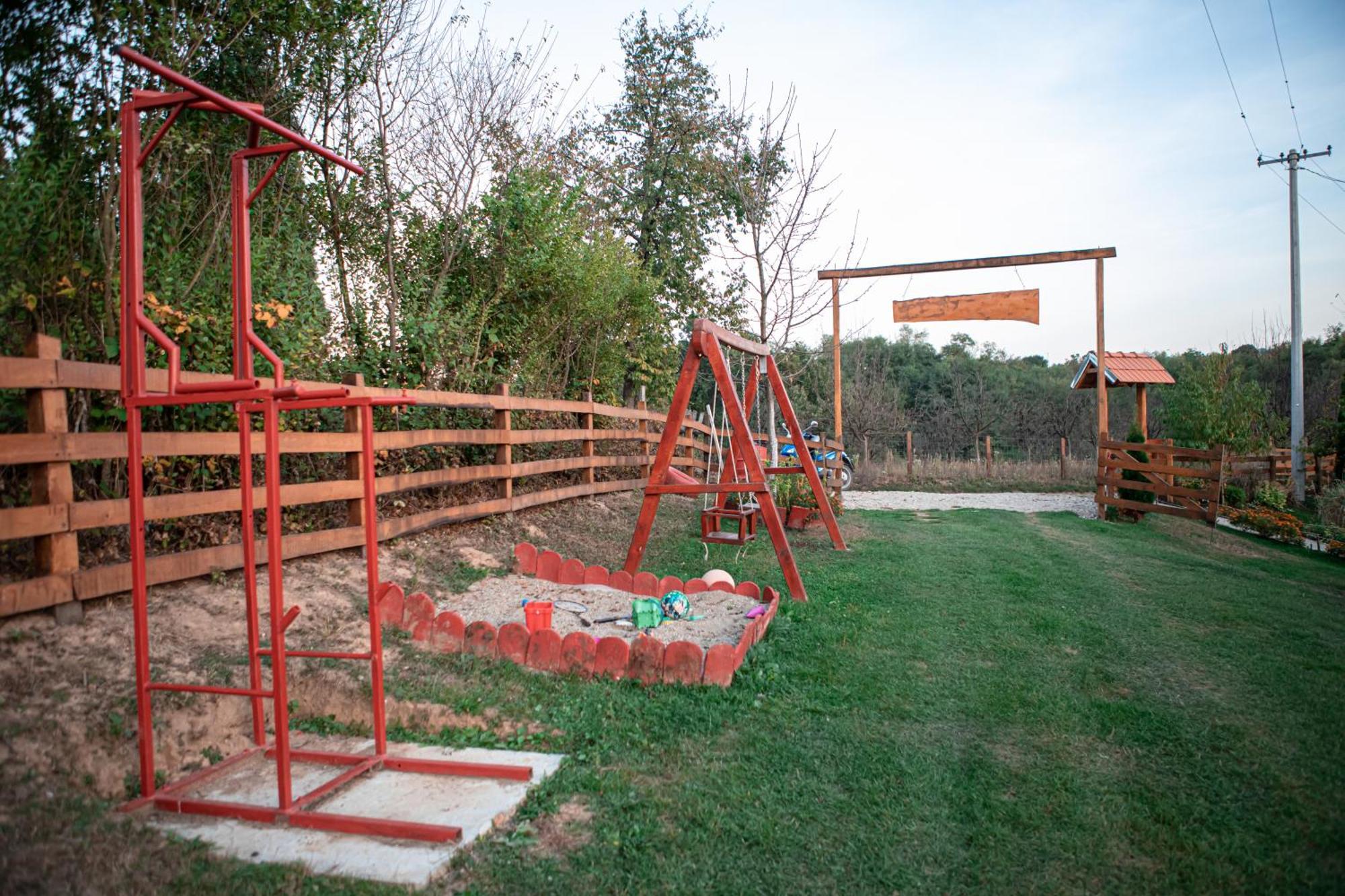 Prenociste Lelic Villa วาลเยโว ภายนอก รูปภาพ