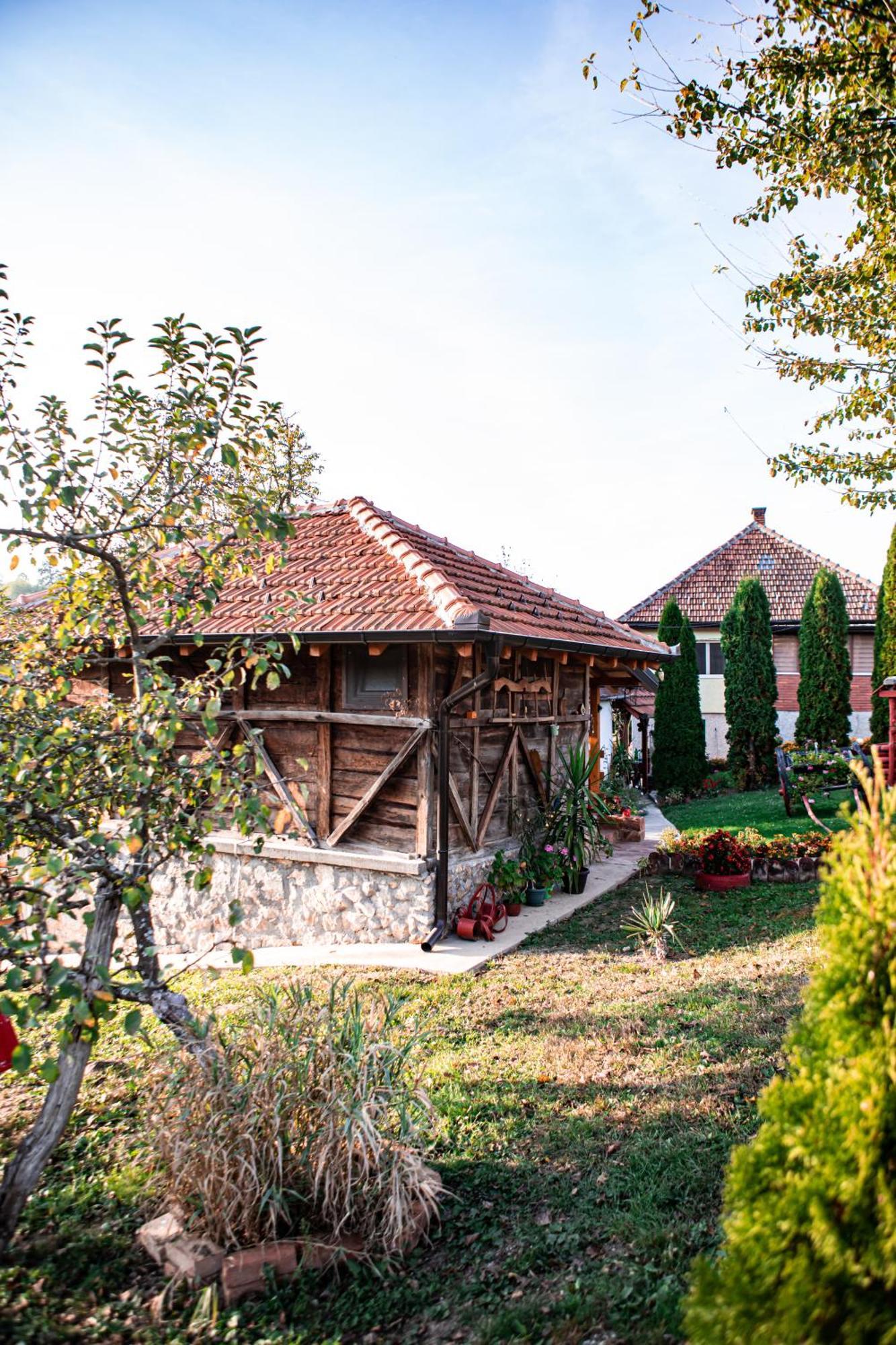 Prenociste Lelic Villa วาลเยโว ภายนอก รูปภาพ